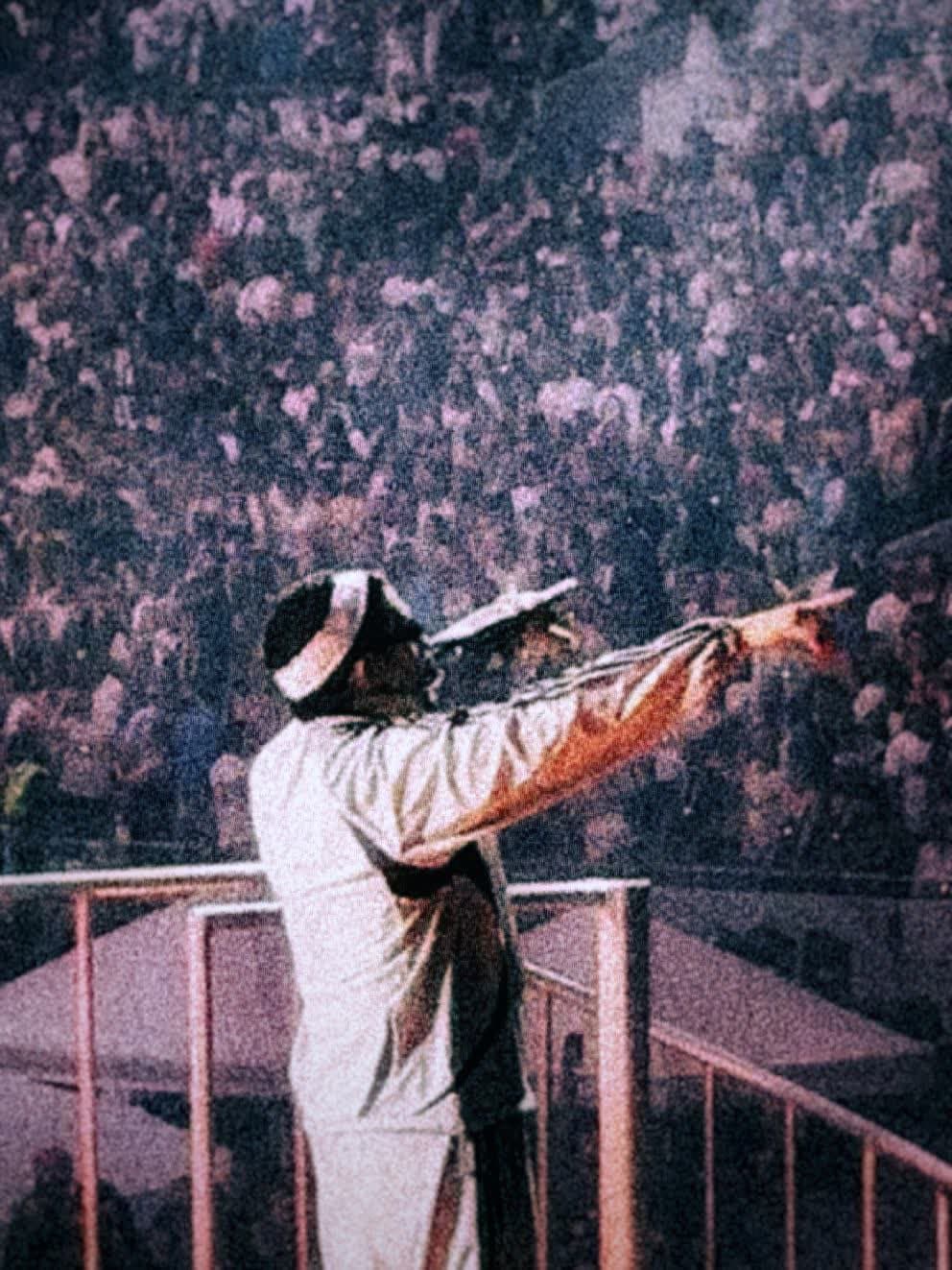 BadBunny London — Personal (9)